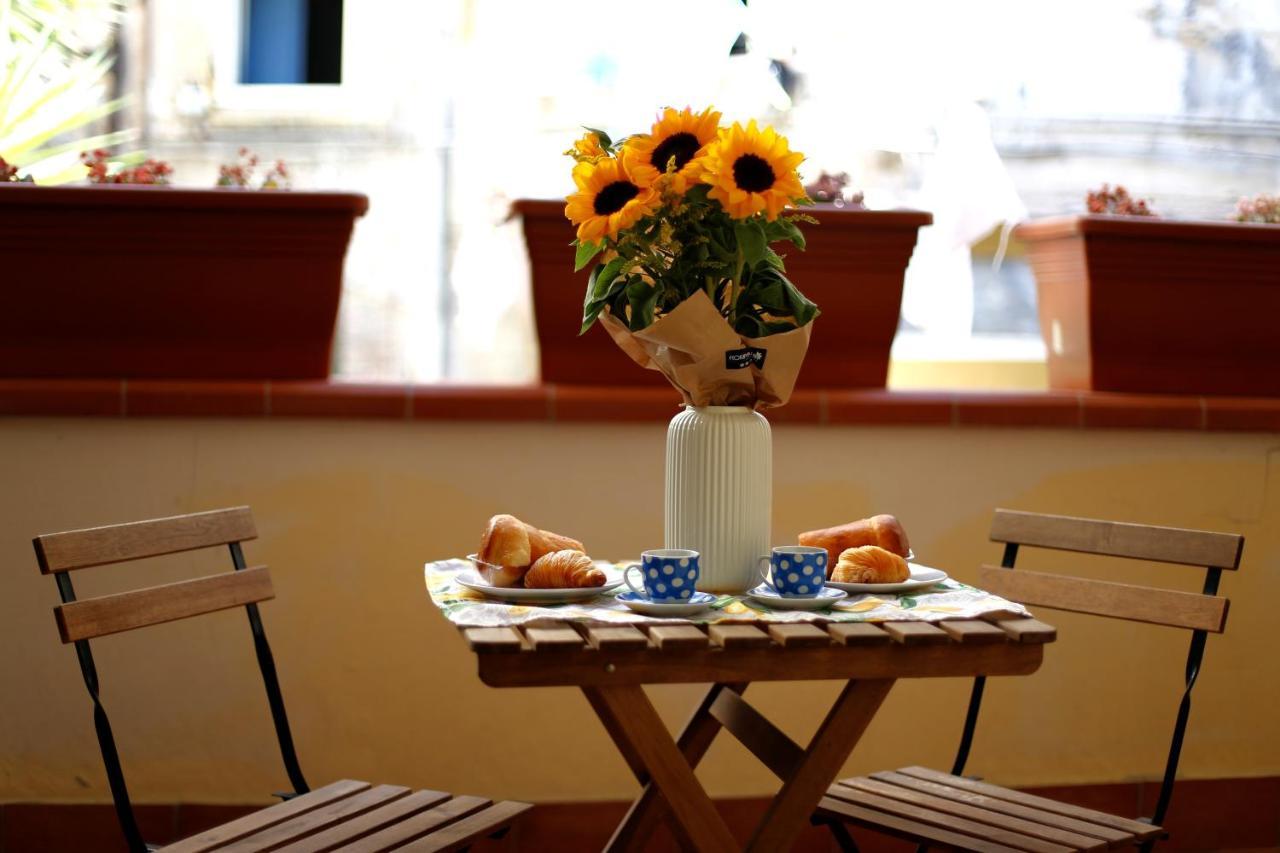 San Gregorio Apartment Наполи Екстериор снимка